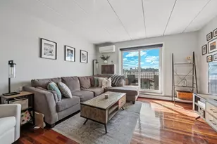 761 E 6th St, Boston, MA 02127 - Photo 5