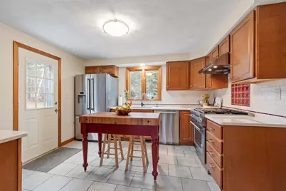 51 Concord Road, Dracut, MA 01826 - Photo 7