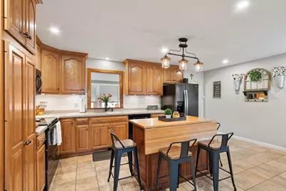 81 Hurd St, Fitchburg, MA 01420 - Photo 9