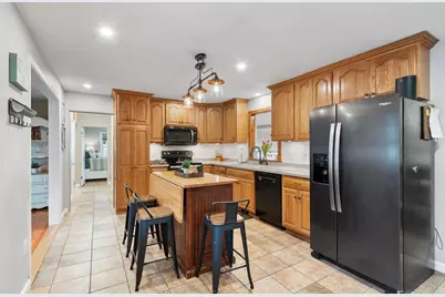 81 Hurd St, Fitchburg, MA 01420 - Photo 11