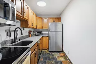 10 Coffey St, Boston, MA 02122 - Photo 9