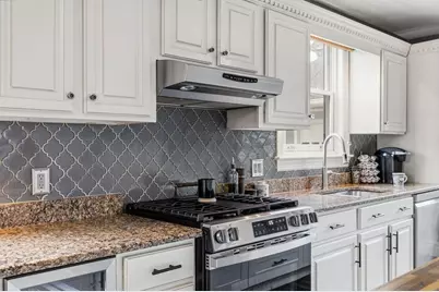 411 Stewart St, Fall River, MA 02720 - Photo 19