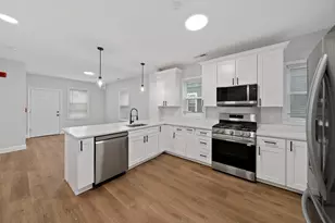 22 Madison Ave, Cambridge, MA 02140 - Photo 3