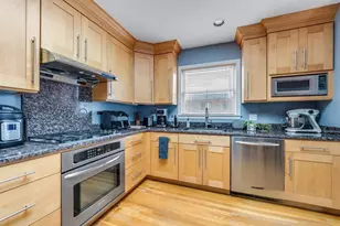 28 Surrey St, Cambridge, MA 02138 - Photo 9