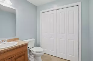 32 Edmonds Cir, Northbridge, MA 01588 - Photo 13