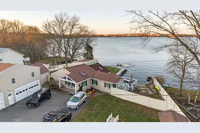 112 Hiatt St, Fall River, MA 02721 - Photo 3