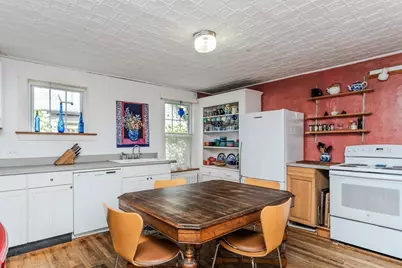 24 Union St, Montague, MA 01351 - Photo 11