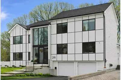 28 Bancroft St, Lynnfield, MA 01940 - Photo 1