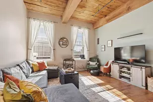 52 Lawrence Dr, Lowell, MA 01854 - Photo 7