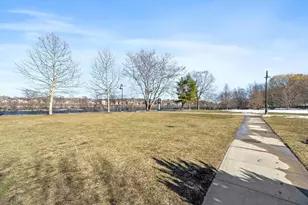 52 Lawrence Dr, Lowell, MA 01854 - Photo 37