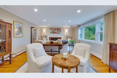 29 Pilgrim Dr, Winchester, MA 01890 - Photo 3