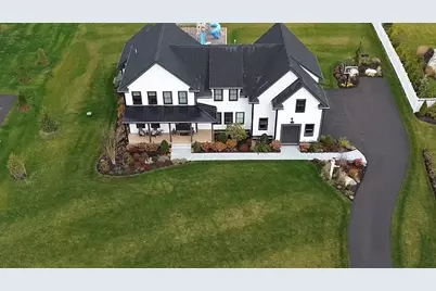 4 Dairy Farm Ln, Southborough, MA 01772 - Photo 1