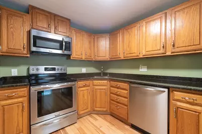 110 Ridgefield Cir #D, Clinton, MA 01510 - Photo 5