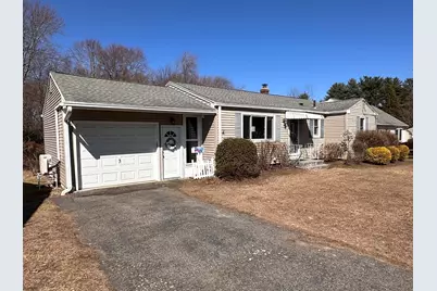 240 McCarthy Ave, Chicopee, MA 01020 - Photo 3