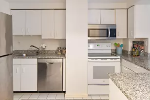 10 Rogers St, Cambridge, MA 02142 - Photo 11