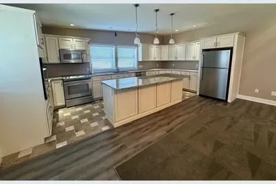 789 Mt. Pleasant #2, New Bedford, MA 02745 - Photo 3