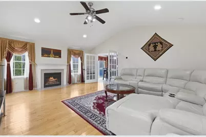 16 Windsor Rd, Shirley, MA 01464 - Photo 5