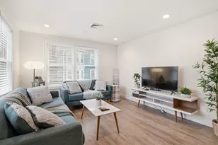 149 Pleasant St, Marblehead, MA 01945 - Photo 3