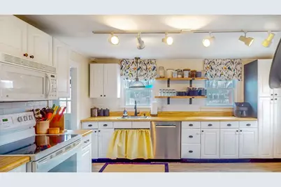 48 Summer St, Weymouth, MA 02188 - Photo 11