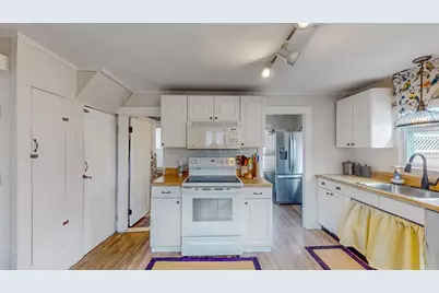 48 Summer St, Weymouth, MA 02188 - Photo 13