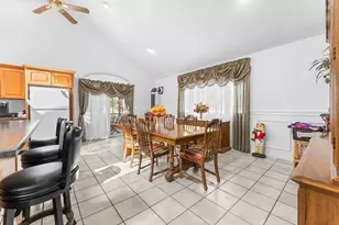 9 Avon St, Saugus, MA 01906 - Photo 9