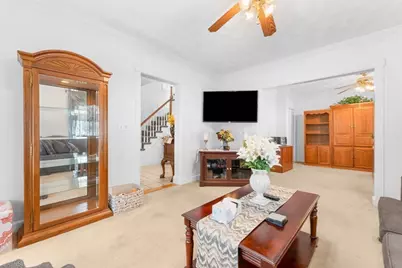 9 Avon St, Saugus, MA 01906 - Photo 15