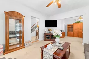 9 Avon St, Saugus, MA 01906 - Photo 15