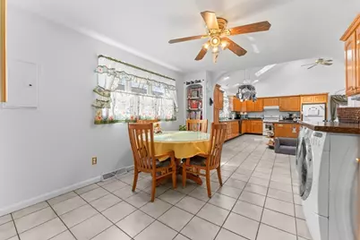 9 Avon St, Saugus, MA 01906 - Photo 11