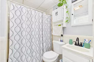 73 Wooley St, Fall River, MA 02724 - Photo 9