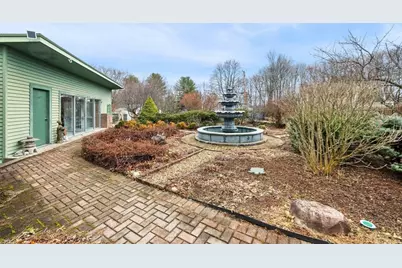 43 Wakefield St, Reading, MA 01867 - Photo 11