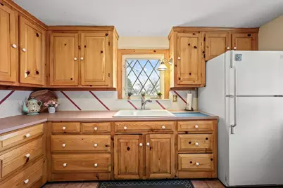 2408 Roosevelt Avenue, Springfield, MA 01104 - Photo 7