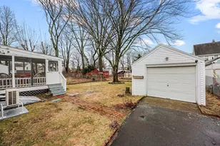 2408 Roosevelt Ave, Springfield, MA 01104 - Photo 31