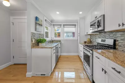 81 Houghton St, Boston, MA 02122 - Photo 11