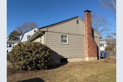 15 Bradford St, Rockland, MA 02370 - Photo 5