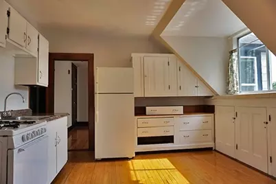 159 Brown St #6, Waltham, MA 02453 - Photo 5