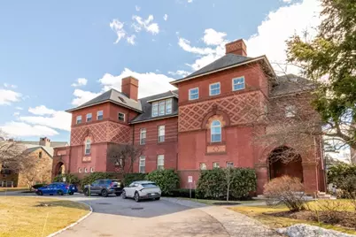 72 Lincoln St #13, Newton, MA 02461 - Photo 1