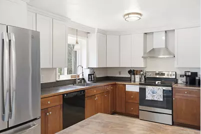 102 County St, Lakeville, MA 02347 - Photo 11