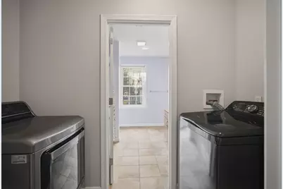 70 Hartwick Street, Springfield, MA 01108 - Photo 25