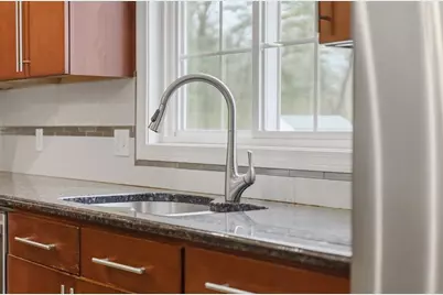 70 Hartwick Street, Springfield, MA 01108 - Photo 19