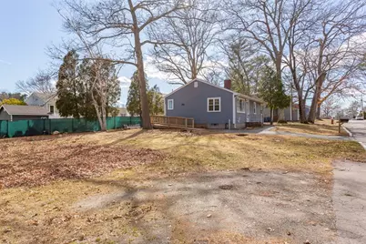 946 Thorndike St, New Bedford, MA 02745 - Photo 3