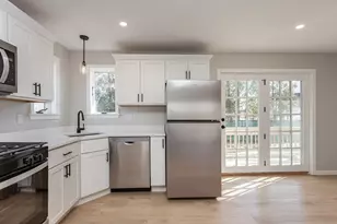 946 Thorndike St, New Bedford, MA 02745 - Photo 11