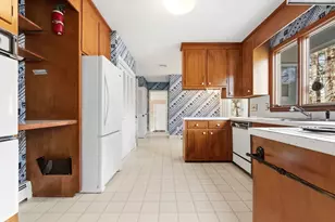 26 Ledgewood Dr, Danvers, MA 01923 - Photo 13