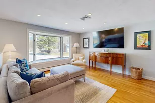 25 Longmeadow Rd, Medfield, MA 02052 - Photo 11