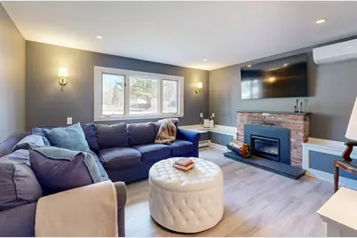 25 Longmeadow Rd, Medfield, MA 02052 - Photo 3