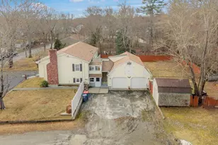 24 Sylvia St, Fairhaven, MA 02719 - Photo 5