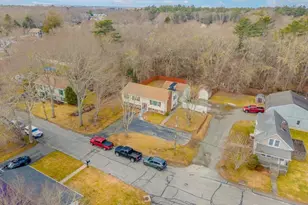 24 Sylvia St, Fairhaven, MA 02719 - Photo 3