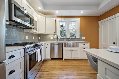 26 Poplar St, Melrose, MA 02176 - Photo 3