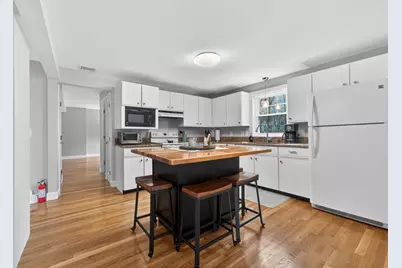 129 Mill St, Hopedale, MA 01747 - Photo 9