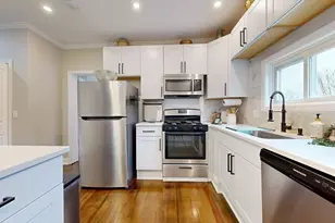 69 Forest St, Watertown, MA 02472 - Photo 9