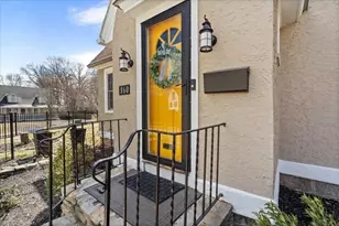 860 Pleasant St, Worcester, MA 01602 - Photo 3